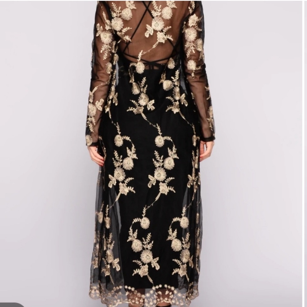 Fashion Nova / Embroidered Mesh Kimono~Duster